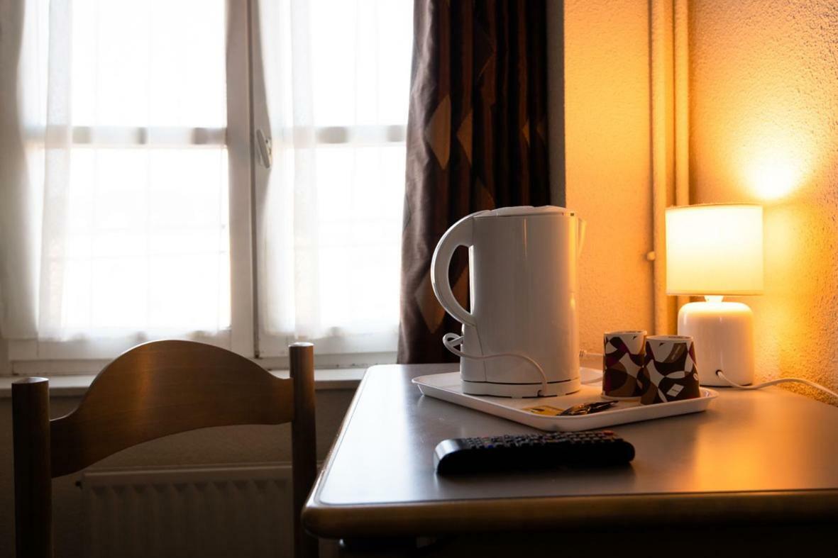 Hotel L'Esperance Vitre Екстер'єр фото